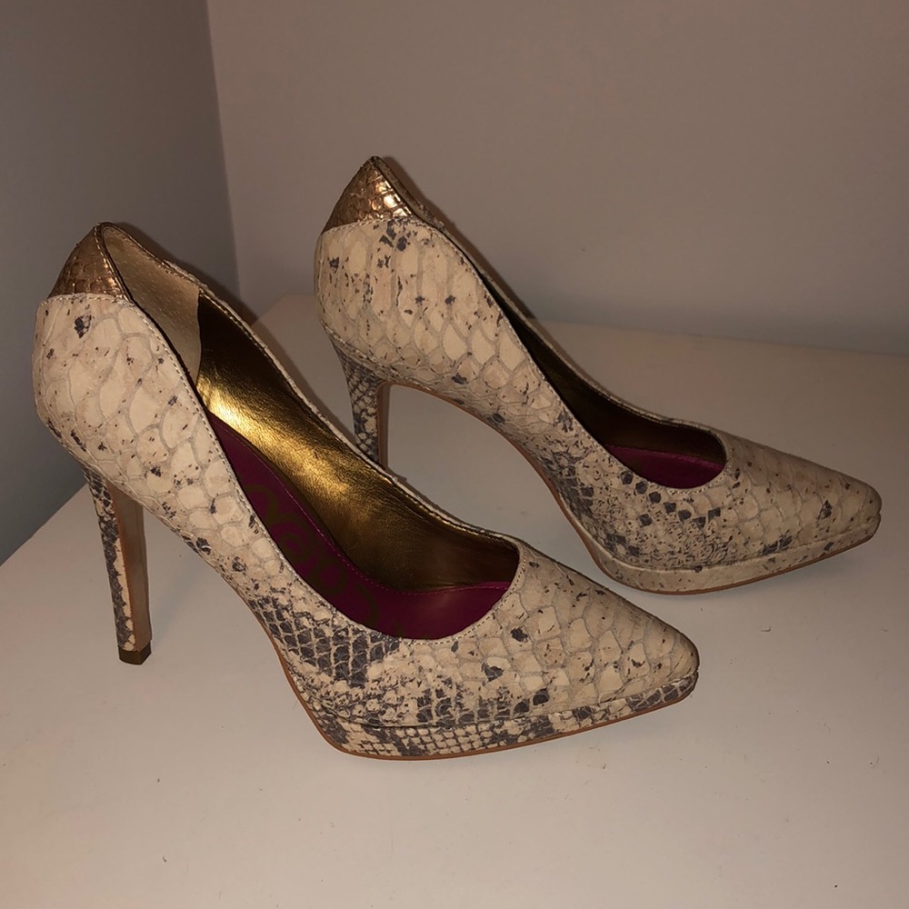 Sam Edelman Snakeskin Pointed Toe Pumps (sz 6)